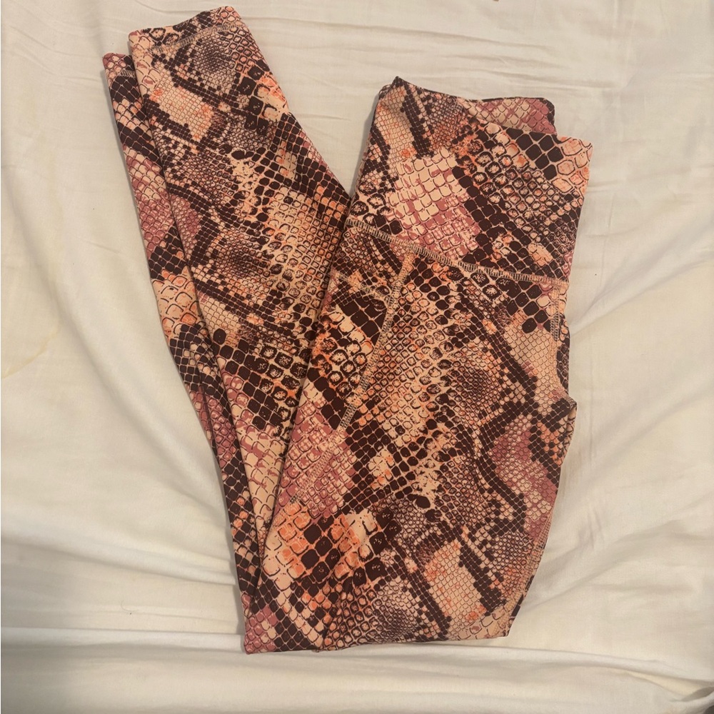 Old Navy Snake Print Elevate leggings Size S